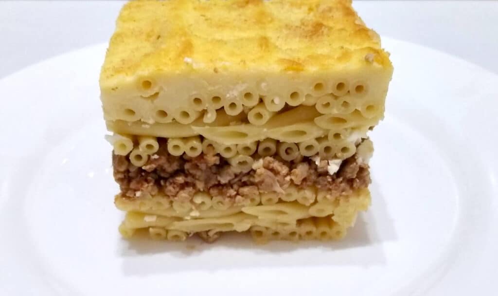 Greek Pastitsio Recipe ( Greek Baked Pasta with Bechamel Sauce) - Vicki ...